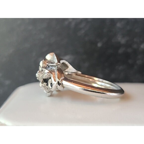 Avon Floral Silver Tone Metal Ring, Size 7 Costume Jewelry - Picture 4 of 10